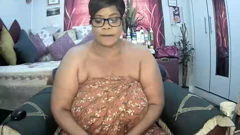 itumeleng74 online show from 02/17/25, 09:13