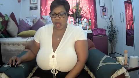 itumeleng74 online show from 03/03/25, 12:16