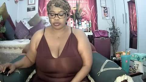 itumeleng74 online show from 03/06/25, 09:25