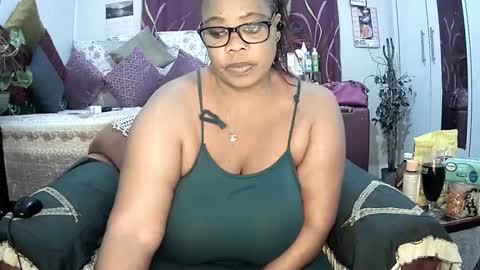 itumeleng74 online show from 03/10/25, 08:23