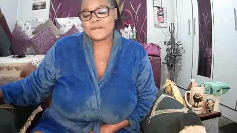 itumeleng74 online show from 03/11/25, 04:29