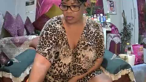 itumeleng74 online show from 09/23/25, 05:43