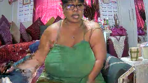 itumeleng74 online show from 02/15/26, 10:25