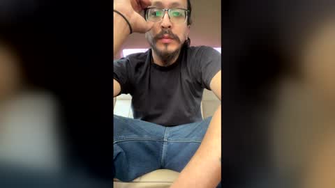 Snapshot of iturnonforme chatting on 04/11/26, 04:44 Frederect Cumms online show from 04/11/26, 04:44