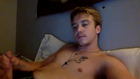 itxlowhoe479 online show from 10/27/25, 05:00