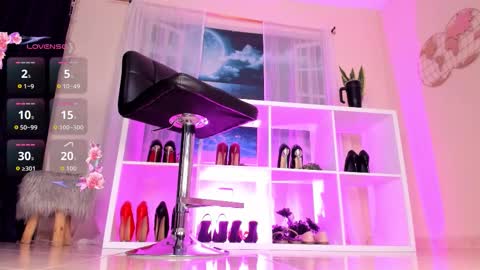 Call me Itzel   online show from 10/15/25, 01:11