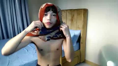 Snapshot of itzme_curlyalvin chatting on 04/12/26, 12:26 alvin pandoy online show from 04/12/26, 12:26