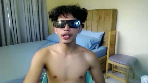 Snapshot of itzme_curlyalvin chatting on 04/14/26, 01:00 alvin pandoy online show from 04/14/26, 01:00