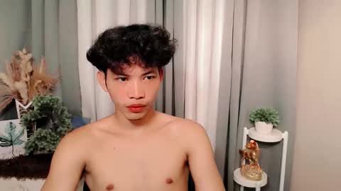 Snapshot of itzme_curlyalvin chatting on 04/20/26, 12:46 alvin pandoy online show from 04/20/26, 12:46