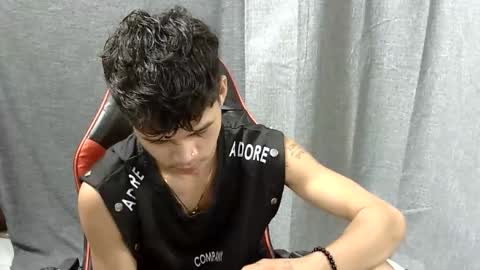 itzme_john online show from 04/05/26, 07:44