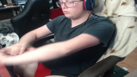 Snapshot of itzsynch chatting on 12/02/24, 08:52 itzsynch online show from 12/02/24, 08:52