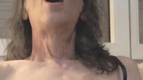 Snapshot of iuuuf2 chatting on 04/23/26, 07:38 Iuuuf2 or Samel online show from 04/23/26, 07:38