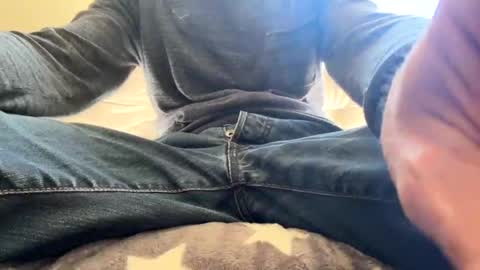 Snapshot of iuuuf2 chatting on 04/24/26, 10:50 Iuuuf2 or Samel online show from 04/24/26, 10:50