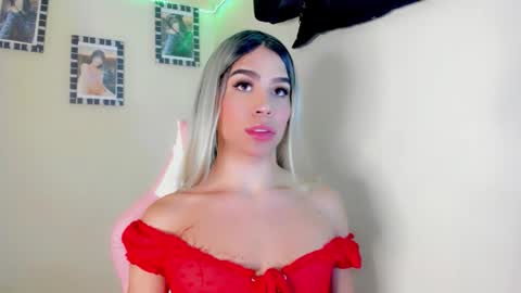 Snapshot of ivana_foxxx chatting on 10/05/25, 05:22 Ivanna online show from 10/05/25, 05:22