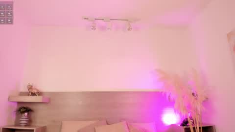 Snapshot of ivana_hall chatting on 09/29/25, 07:51 ivana_hall online show from 09/29/25, 07:51