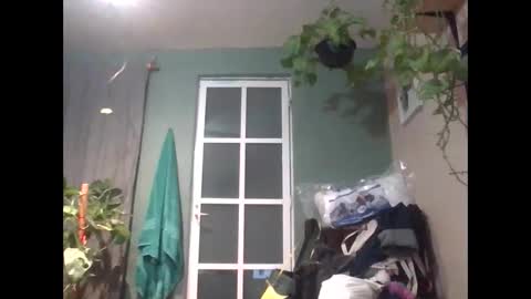 Snapshot of ivanchelon chatting on 01/19/25, 12:28 Vanchi online show from 01/19/25, 12:28