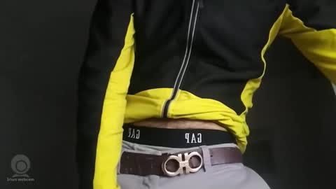 Snapshot of ivanchelon chatting on 11/13/25, 05:39 Vanchi online show from 11/13/25, 05:39