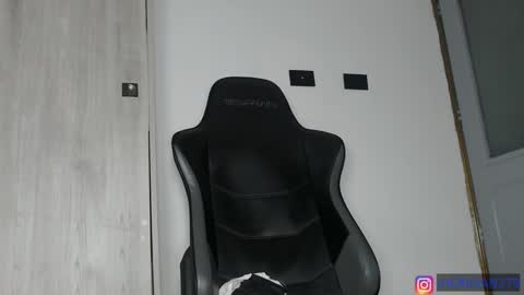 ivanhot279 online show from 02/04/25, 11:49