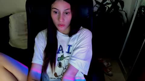 Snapshot of ivanna_essis chatting on 10/26/25, 01:22 ivanna_essis online show from 10/26/25, 01:22
