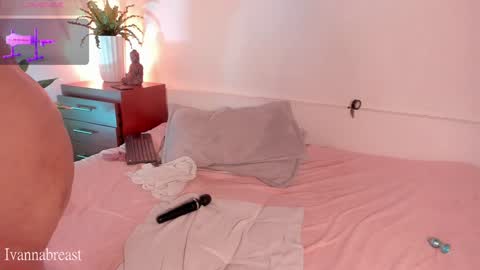 Snapshot of ivannabreastoficial chatting on 02/06/25, 02:33 Ivannabreast online show from 02/06/25, 02:33