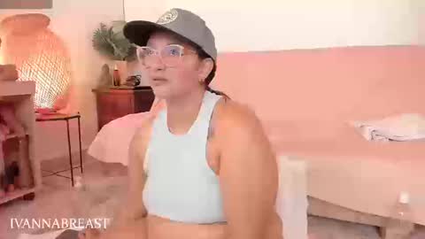 Snapshot of ivannabreastoficial chatting on 09/09/25, 11:48 Ivannabreast online show from 09/09/25, 11:48