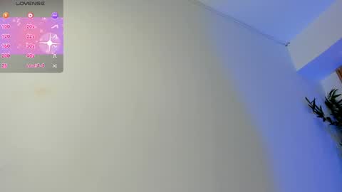 Snapshot of ivannafoxx_ chatting on 05/14/26, 11:17 ivanna online show from 05/14/26, 11:17