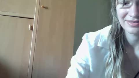 Snapshot of ivetta911 chatting on 05/22/26, 07:15 ivetta911 online show from 05/22/26, 07:15