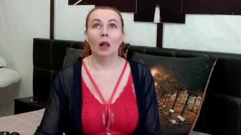 Snapshot of ivettasplash chatting on 04/17/26, 02:03 IrennaSplash online show from 04/17/26, 02:03