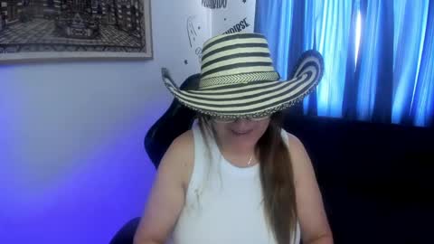 Snapshot of ivette_shaira chatting on 05/03/26, 02:12 IVETTE online show from 05/03/26, 02:12