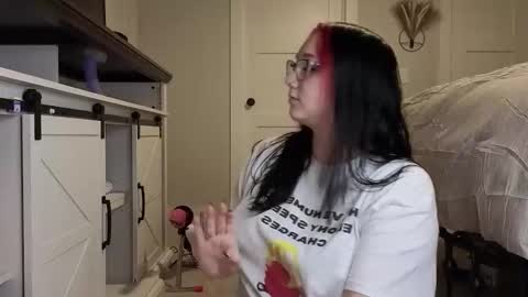 ivey jade online show from 11/18/25, 04:06