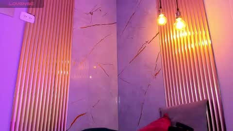 Ivon online show from 11/18/25, 12:20