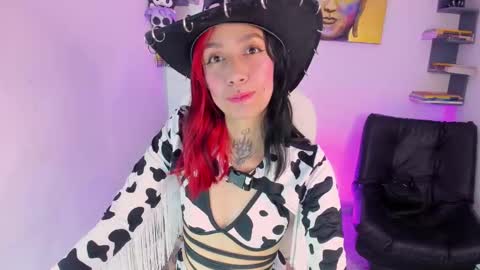 Snapshot of ivonne66 chatting on 10/27/25, 12:53 Ivonne online show from 10/27/25, 12:53