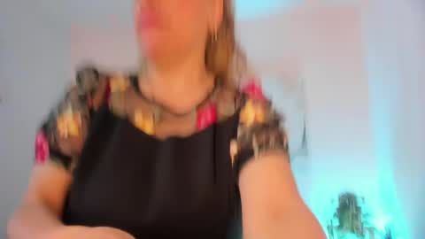 Snapshot of ivonne_4 chatting on 04/30/26, 12:55 Ivonne online show from 04/30/26, 12:55