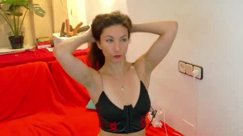 Snapshot of ivonne_hilton chatting on 07/06/26, 07:49 Ivonne online show from 07/06/26, 07:49