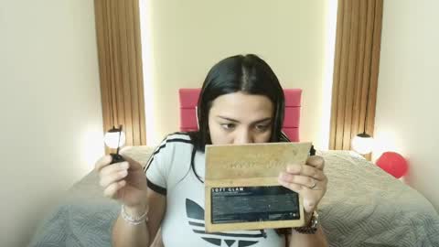 Snapshot of ivonneross_ chatting on 04/27/26, 12:14 I V O N N E R O S S online show from 04/27/26, 12:14