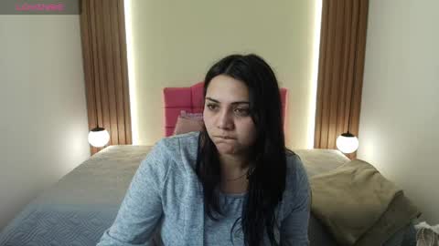 Snapshot of ivonneross_ chatting on 05/16/26, 12:15 I V O N N E R O S S online show from 05/16/26, 12:15