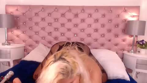 IvonnyBon online show from 01/08/26, 03:31