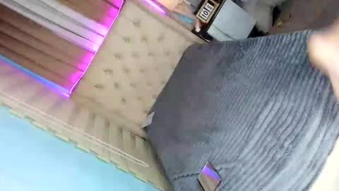 Snapshot of ivory_henderson chatting on 04/25/26, 06:27 its my birthdayy online show from 04/25/26, 06:27