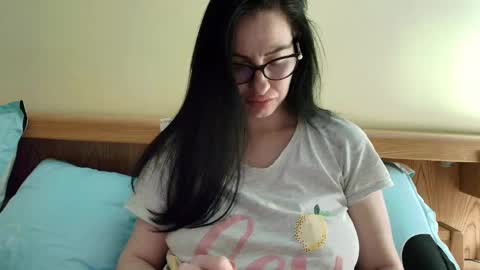 Snapshot of ivoryorchid chatting on 12/17/24, 03:49 Ivory online show from 12/17/24, 03:49