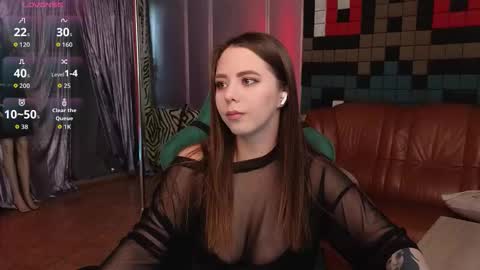 Snapshot of ivorywood_ chatting on 09/28/25, 10:31 ivorywood_ online show from 09/28/25, 10:31