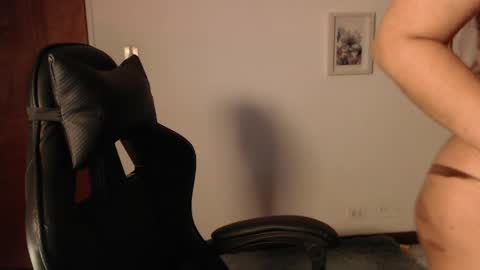 Snapshot of ivvy_bloom chatting on 05/03/26, 10:05 IVVY online show from 05/03/26, 10:05