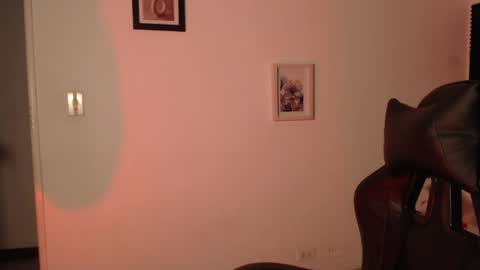 Snapshot of ivvy_bloom chatting on 05/06/26, 01:03 IVVY online show from 05/06/26, 01:03