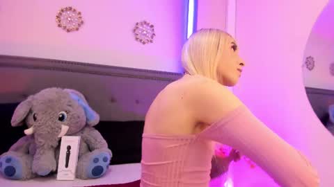 Snapshot of ivvy_rousse chatting on 07/10/26, 01:47 ivi rosse online show from 07/10/26, 01:47