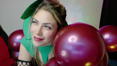 Snapshot of ivy__taylorr chatting on 10/26/25, 01:44 Diana Rojas online show from 10/26/25, 01:44