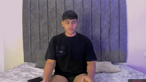 Snapshot of ivy_and_joseph chatting on 03/07/25, 12:34 ivy_and_joseph online show from 03/07/25, 12:34