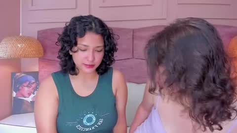 Snapshot of ivy_and_molly chatting on 03/04/25, 11:51 Ivy and Molly online show from 03/04/25, 11:51