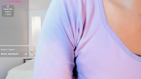 Snapshot of ivy_rein chatting on 10/03/25, 08:17 NEW MODEL Ivy online show from 10/03/25, 08:17