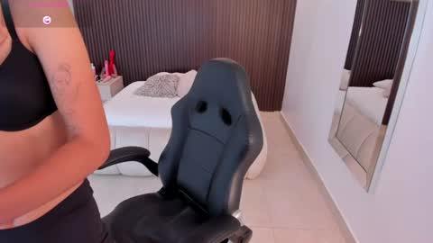Snapshot of ivy_rosse7 chatting on 08/01/26, 12:37 IVY online show from 08/01/26, 12:37