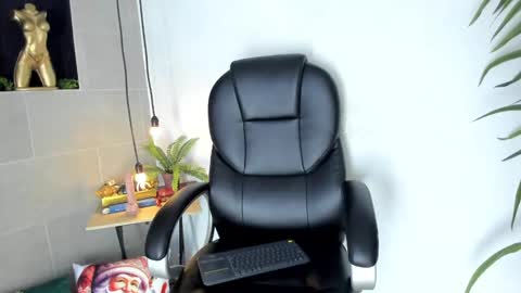 Snapshot of ivy_star1 chatting on 12/27/24, 01:07 Ivy online show from 12/27/24, 01:07