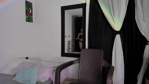 Snapshot of ivy_velvet chatting on 04/17/26, 02:47 I V Y online show from 04/17/26, 02:47